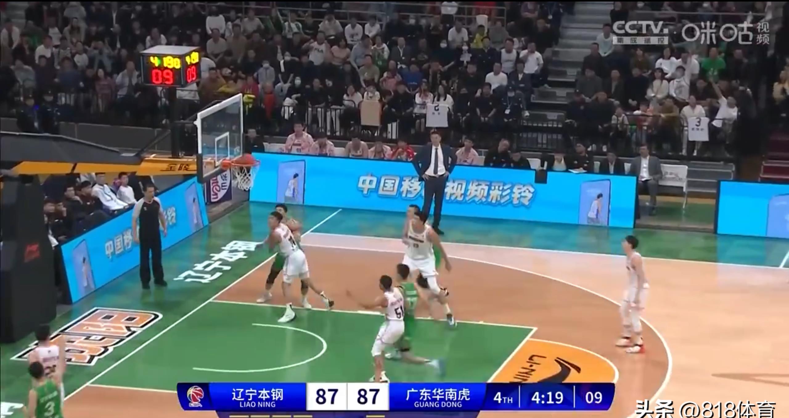 张镇麟暴扣惊呆解说,张镇麟沉肩撞沃特斯视频