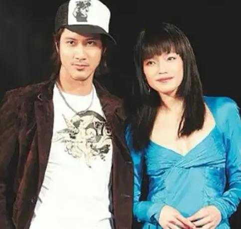 “三级片女神”舒淇：15岁“一脱成名”，40岁结婚，备孕五年