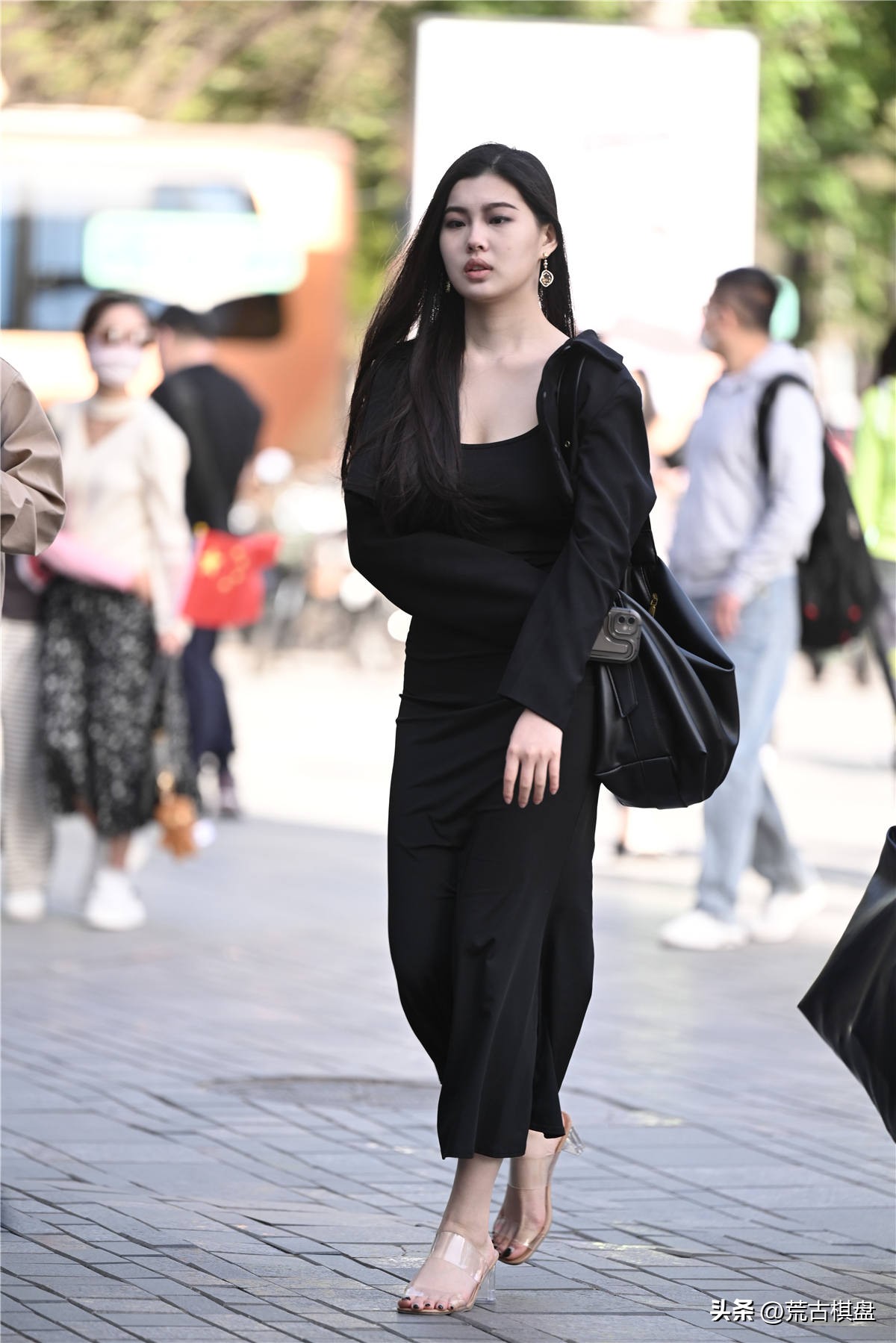 透明水晶跟粗跟凉鞋女一字带,春款凉鞋穿搭细跟