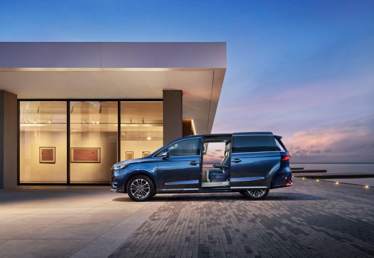 荣威imax8安全性,豪华与科技并存荣威imax8怎么样