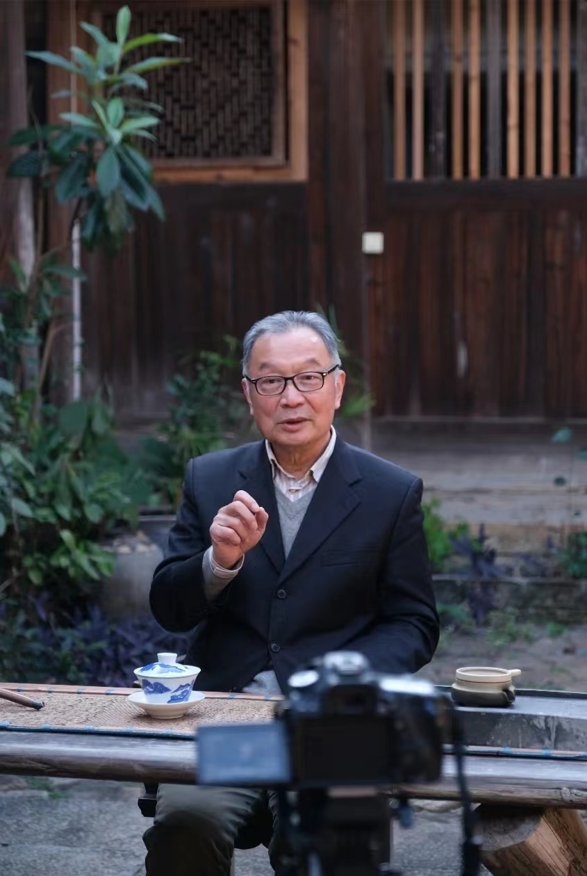 人民日报最强音丢掉幻想敢于斗争,丢掉幻想准备斗争这句话是谁说的