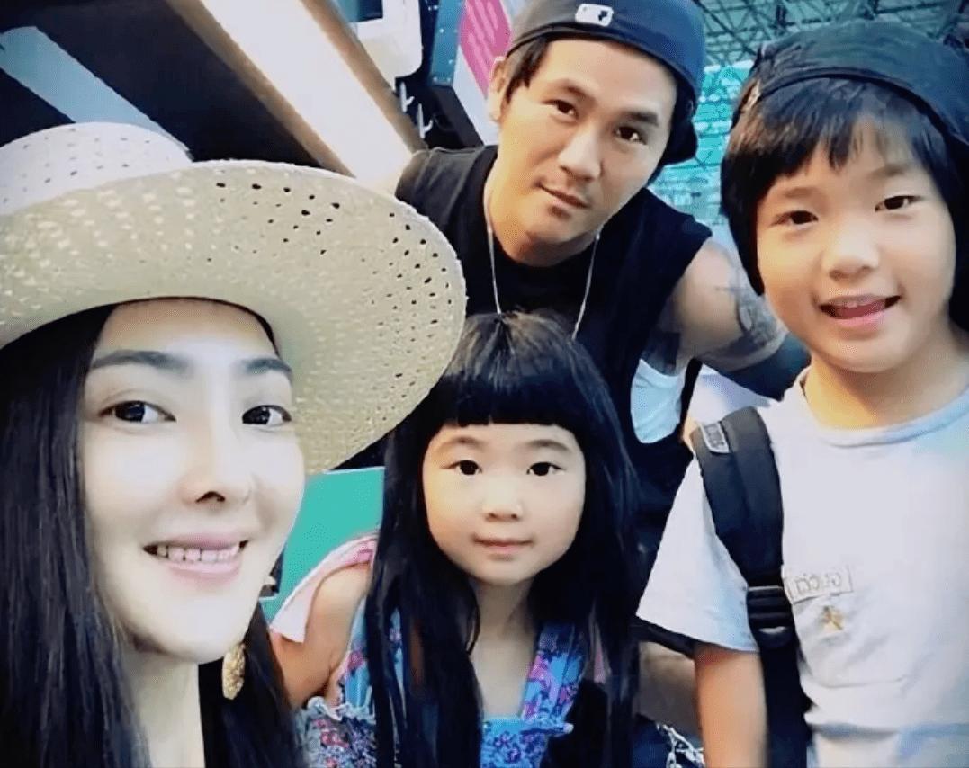 “忍者神龟”吴速玲终于离婚，曹格：她离开我是解脱