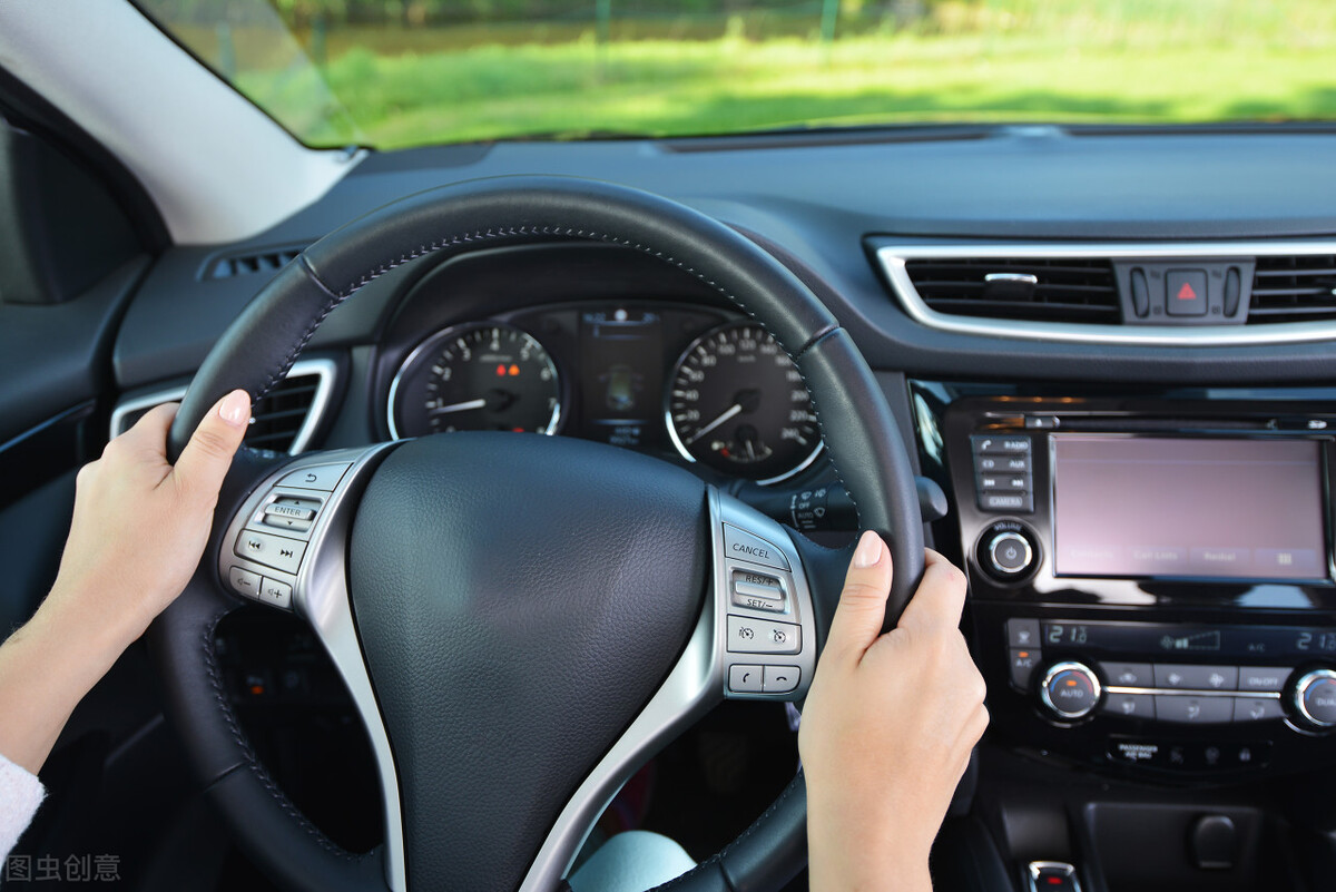 牵引车倒车方向盘打法口诀,最简单的倒车技巧口诀