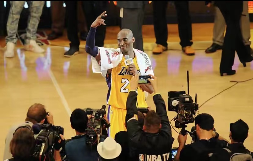 初见若似恍梦，再见已无归期——青春里的曼巴篮球科比