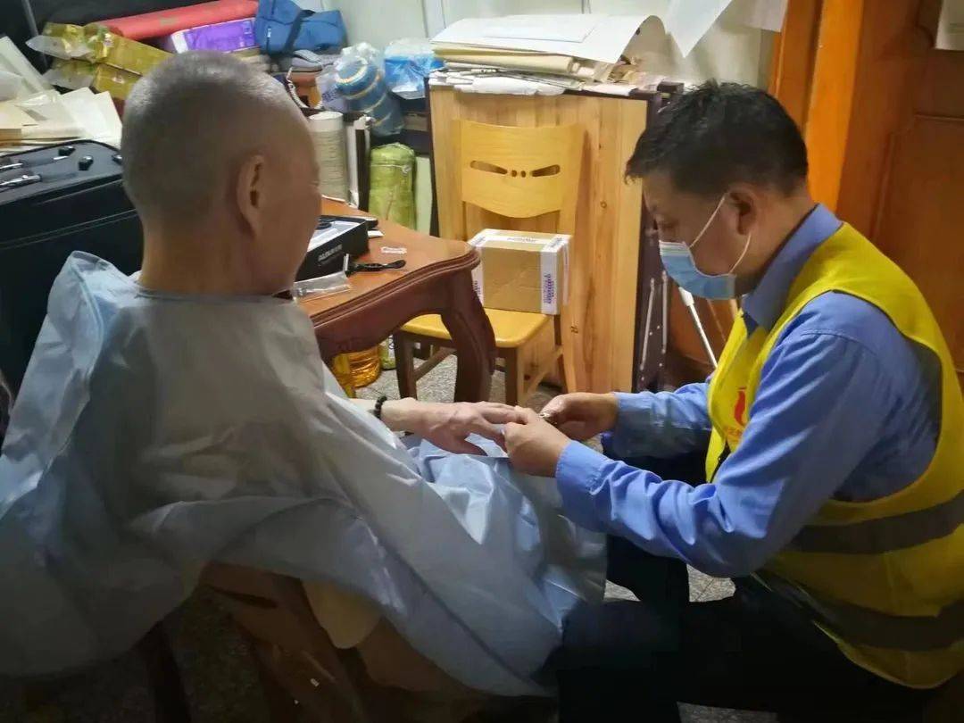 向上向善——时间银行志愿者李照明同志