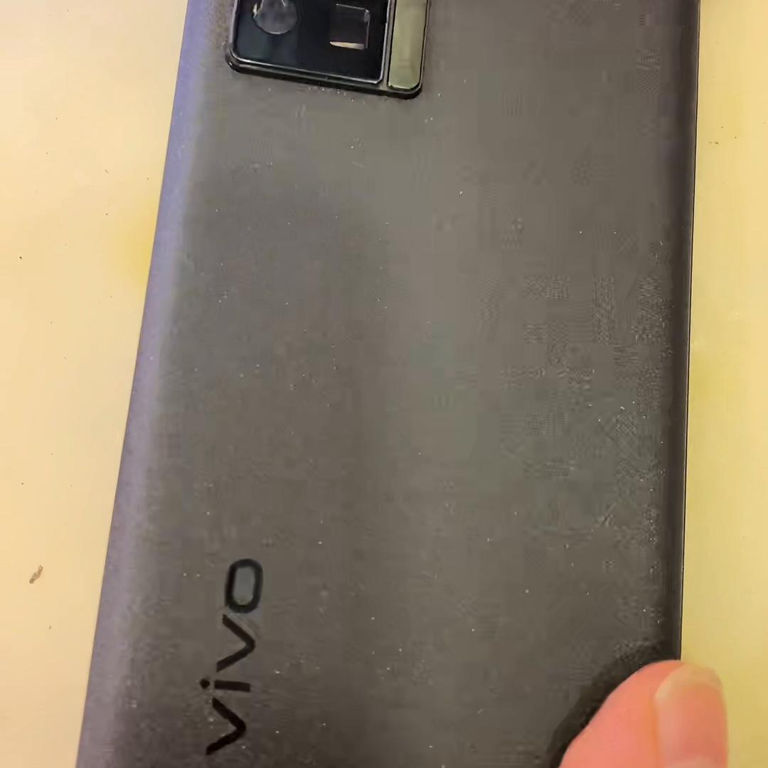 vivox70死机黑屏不开机,vivox70pro开不开机怎么办