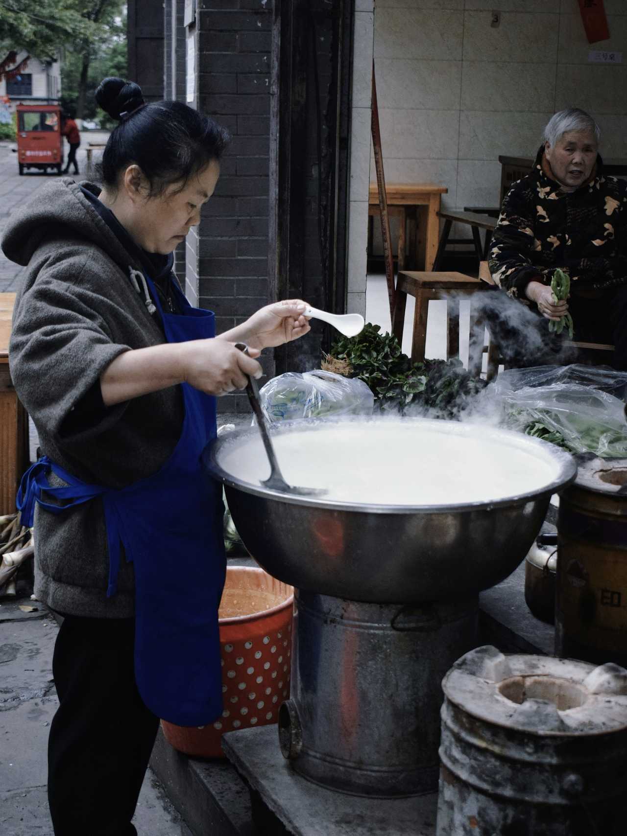 乐山异国风情打卡新去处,乐山游玩攻略及人文风情