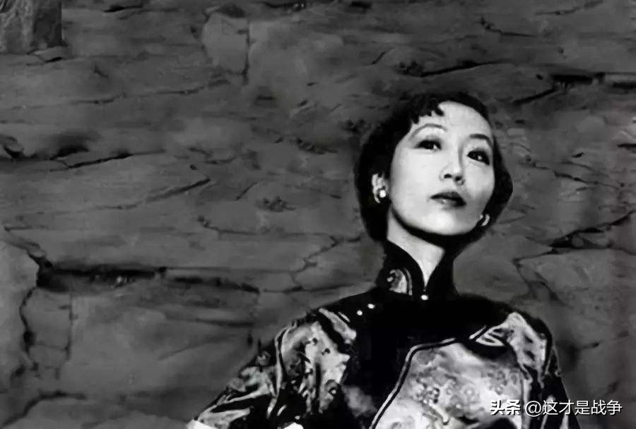 胡兰成被张爱玲拒绝了多少次,张爱玲爱上大汉奸胡兰成