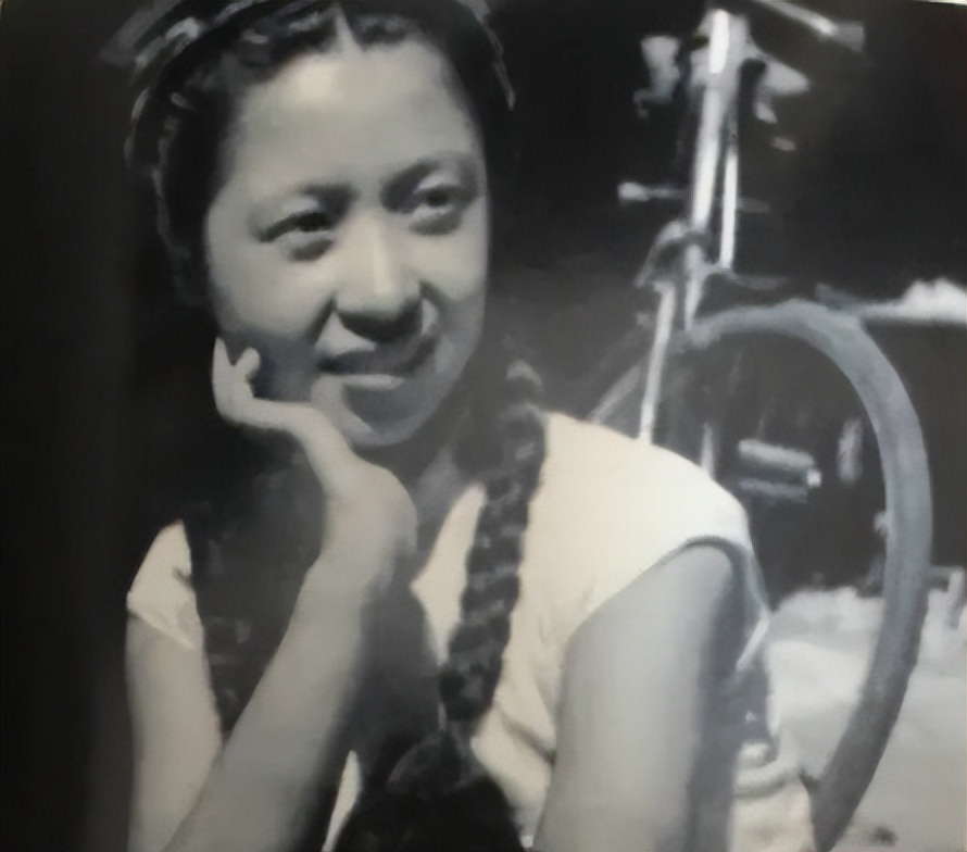 八位健在的老演员,18位已故的老演员有哪些