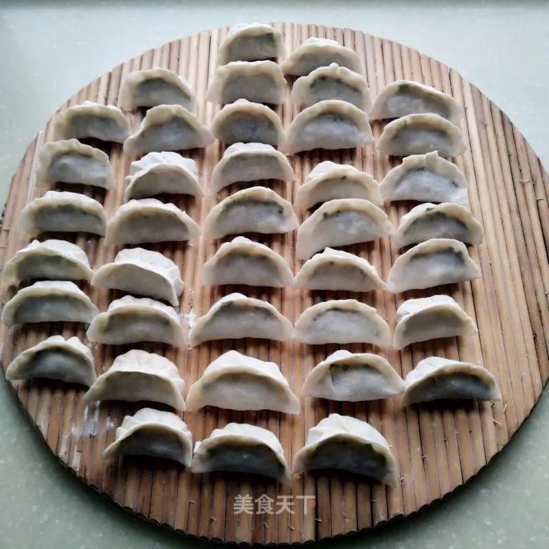 以前有家的时候把家折腾没了，后来就想吃口家里的饭，却不能了