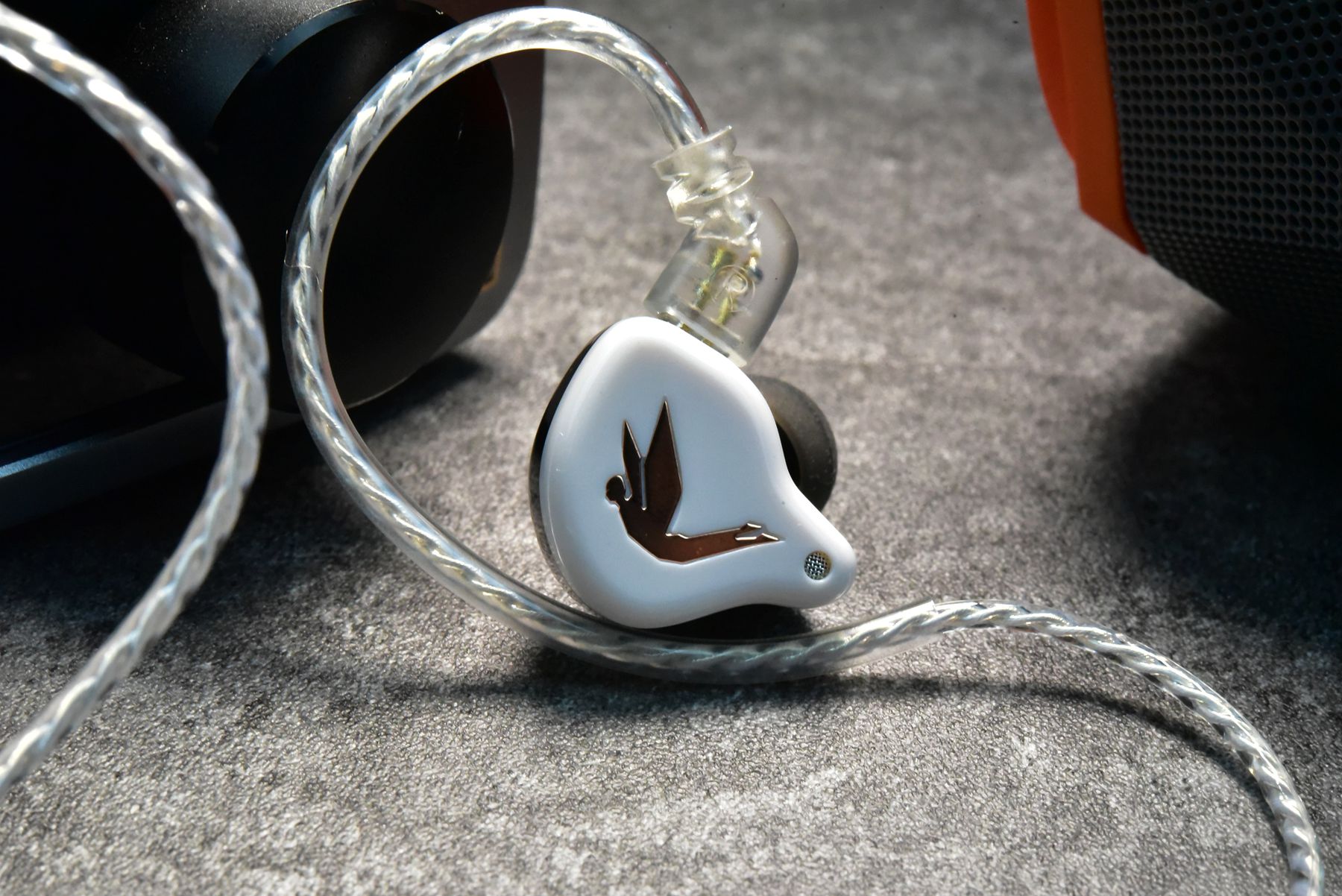 和苹果耳机媲美的百元耳机,哪款耳机可以和苹果耳机媲美