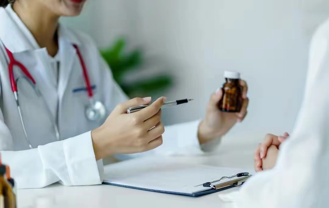 印度新冠仿制药拯救穷人，为何欧美不“出警”版权？中国能效仿吗