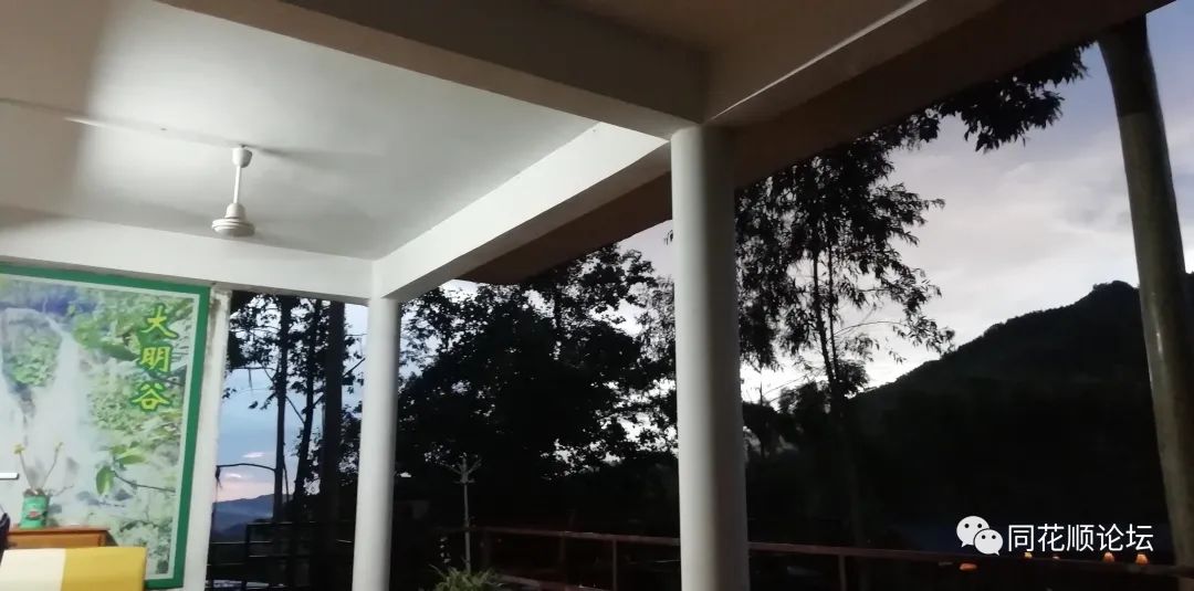 溯溪攀爬,溯溪徒步露营