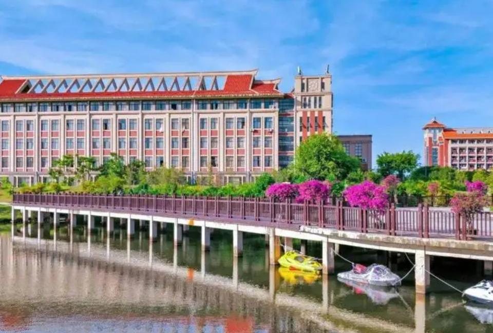 广西处境最尴尬的大学,广西高校存在问题