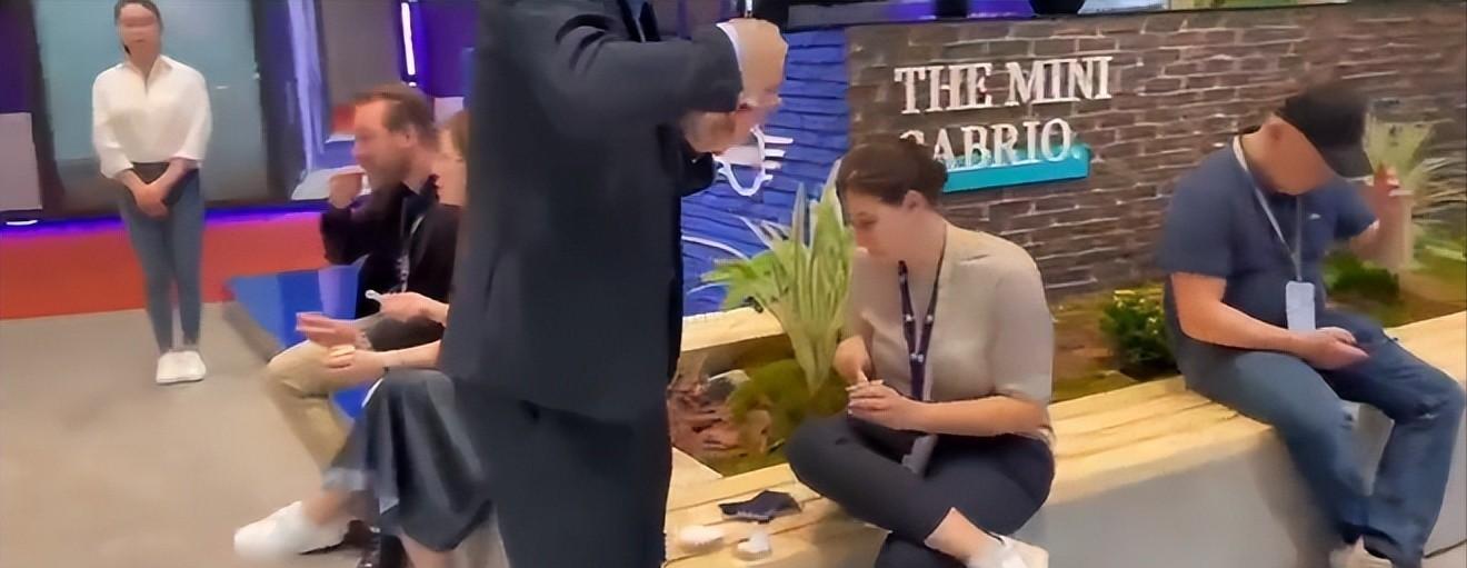 对上海宝马冰淇淋事件的看法,宝马mini冰淇淋事件原视频