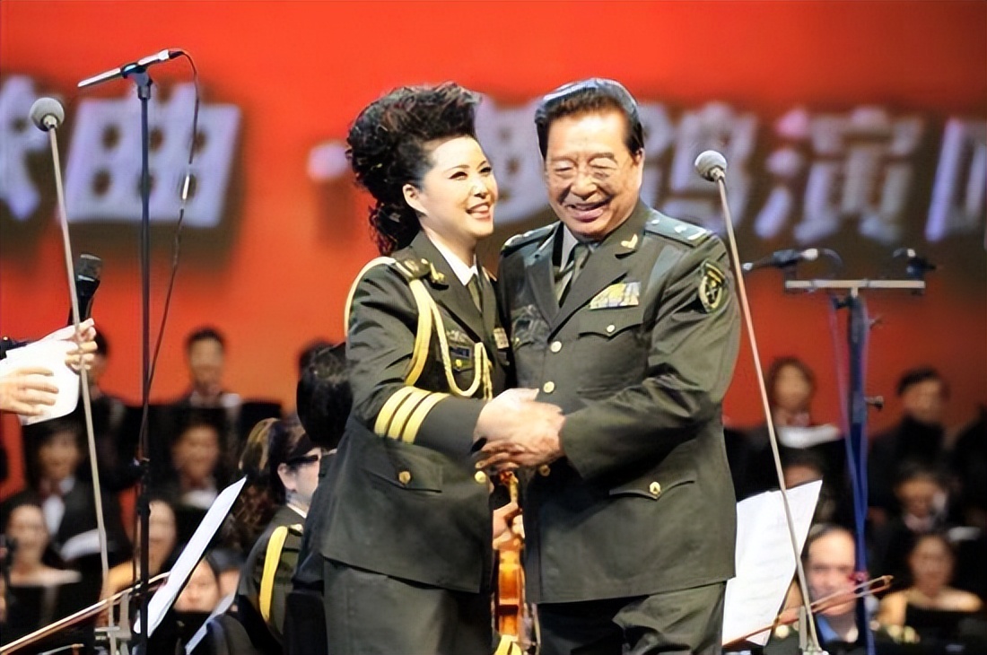 李双江之子李天一近况曝光,李贺与李双江和李天一