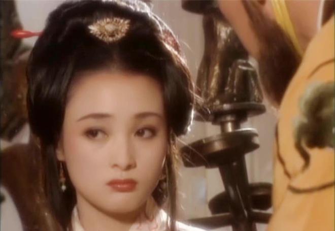 他也是一个美丽的西施，对比香港、台湾和大陆的最美版本，更美的