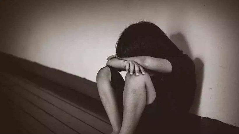 美国女教师侵害12岁学生,美国女教师侵害17岁学生