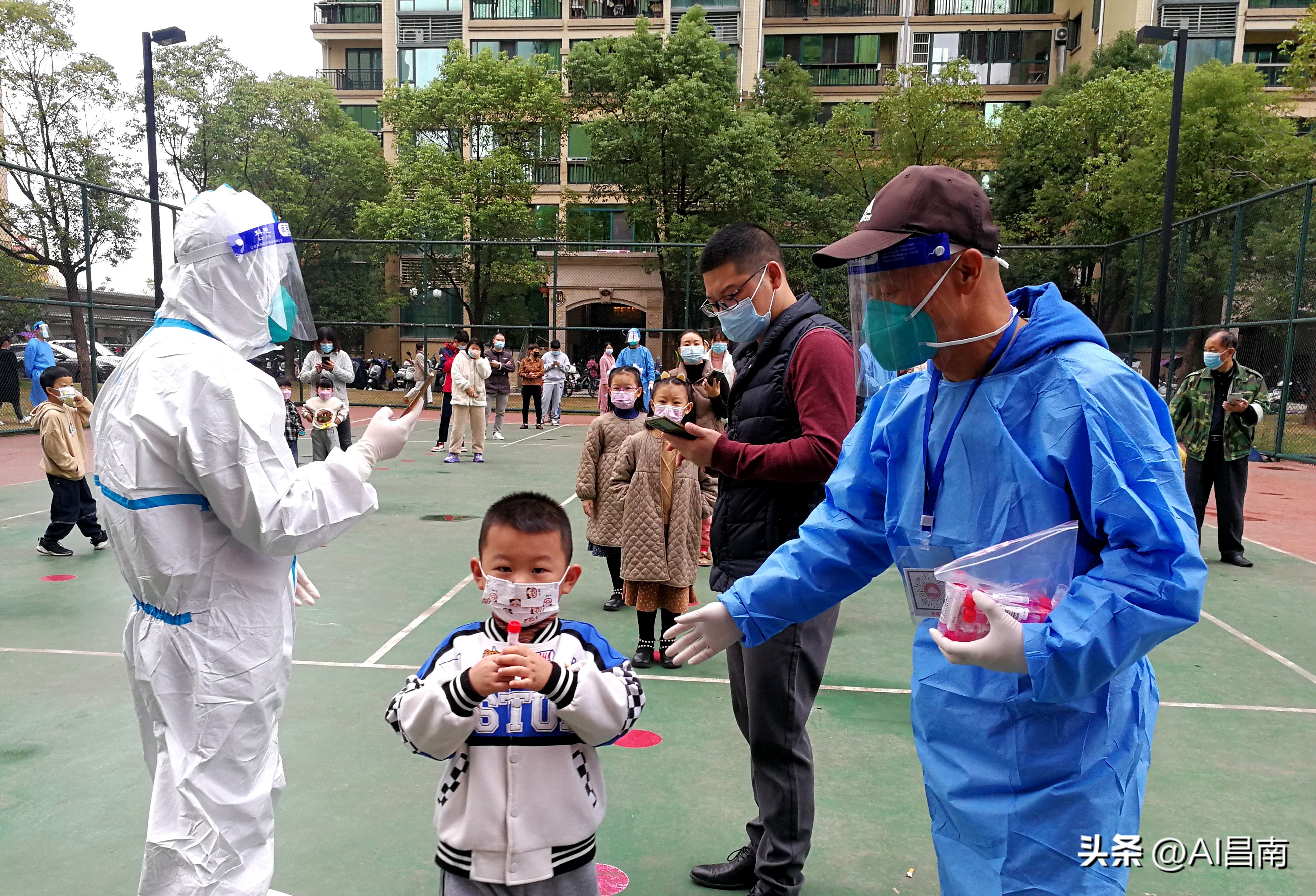 景德镇恒大社区：凝心聚力筑牢疫情防控坚实屏障