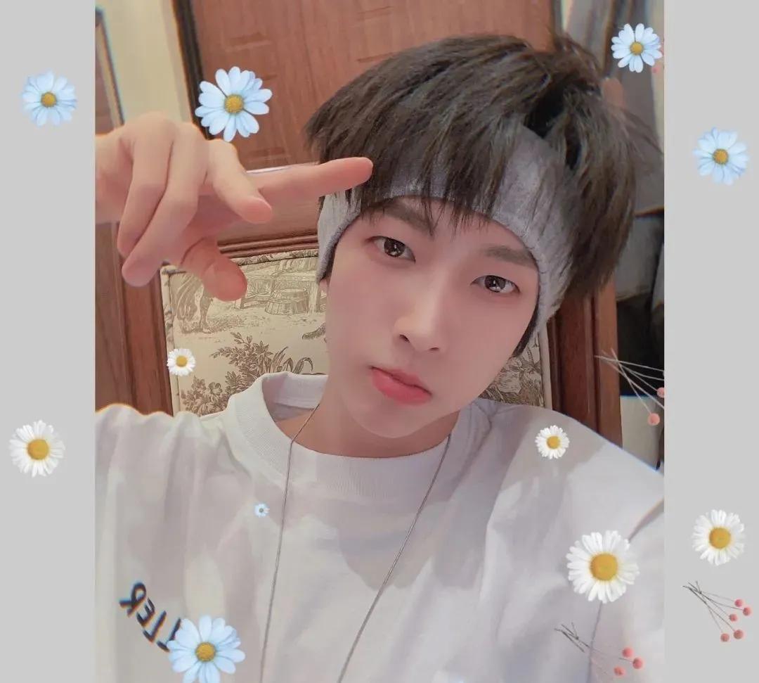 又土又浮夸，当男明星用上美颜滤镜，一个比一个怪异，太好笑了