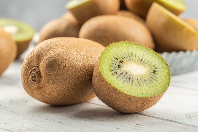 每晚泡一杯柠檬水,喝一杯柠檬水消除一天的疲惫