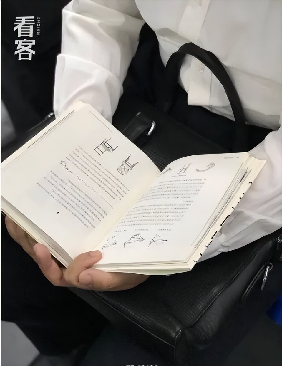 北京通勤路上，她用镜头记录2000个捧着书的人