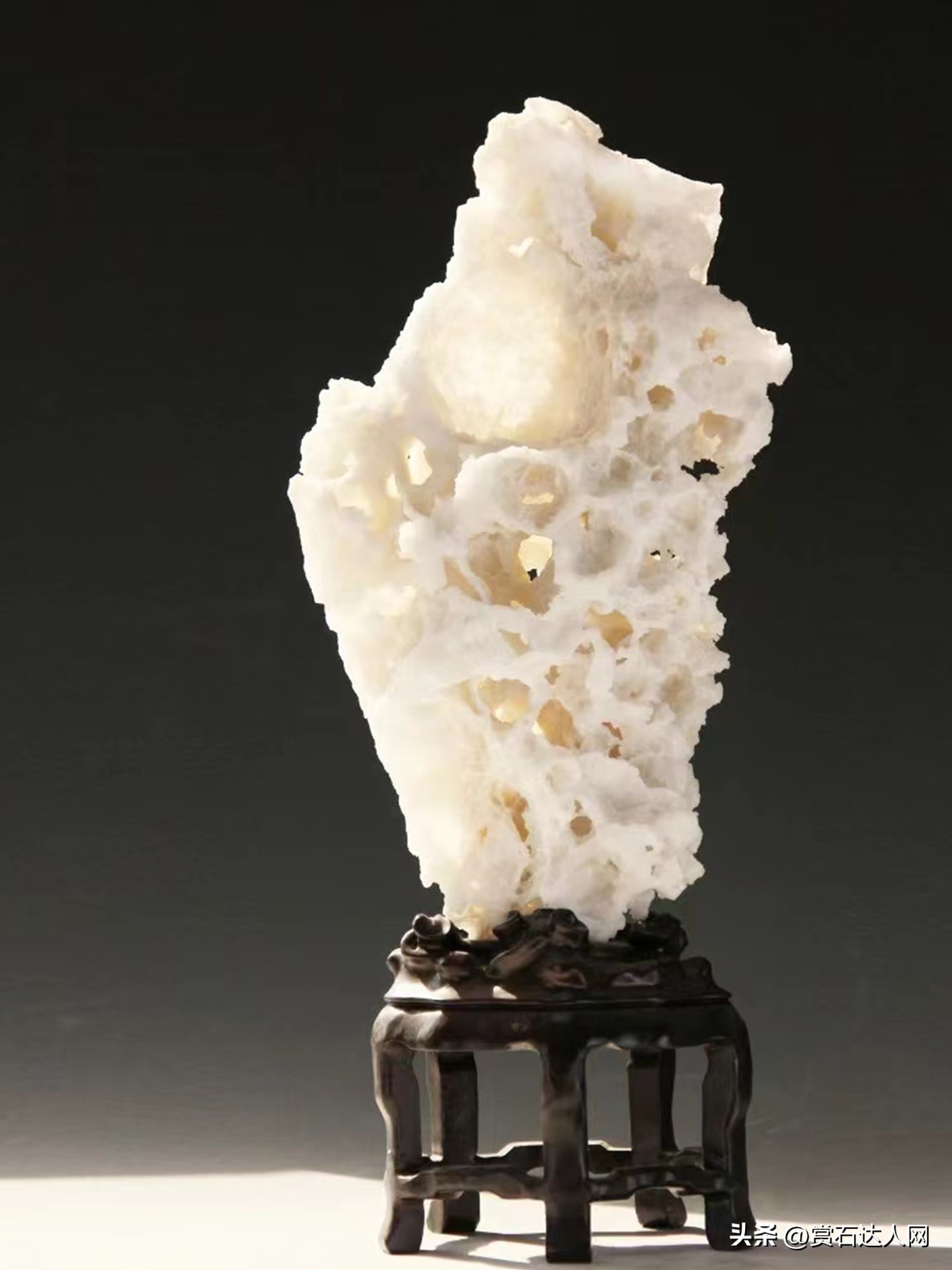 五颜六色的石头拍照,五彩斑斓的石头照片