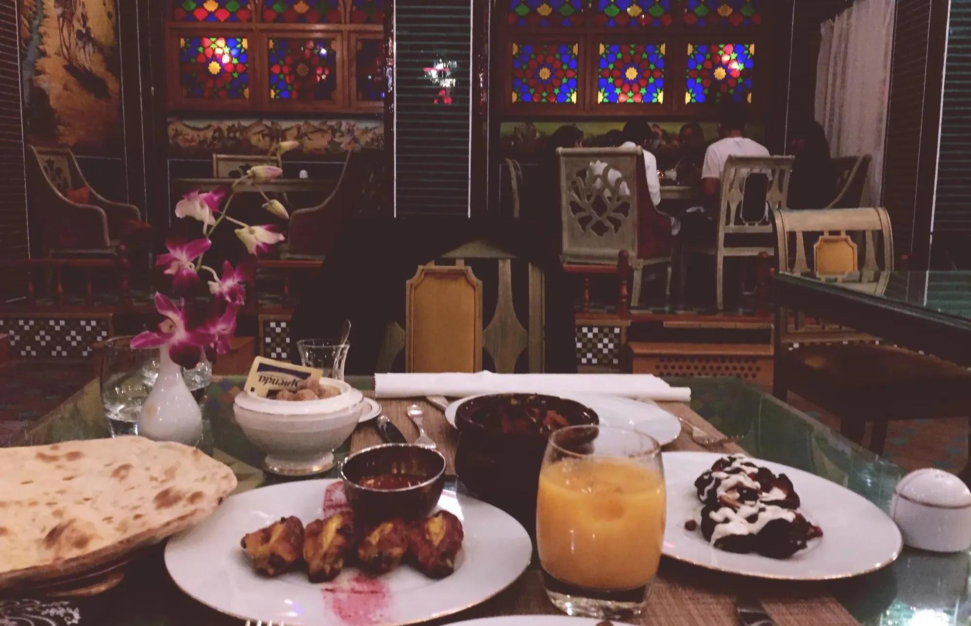 卡塔尔富得流油,卡塔尔流油