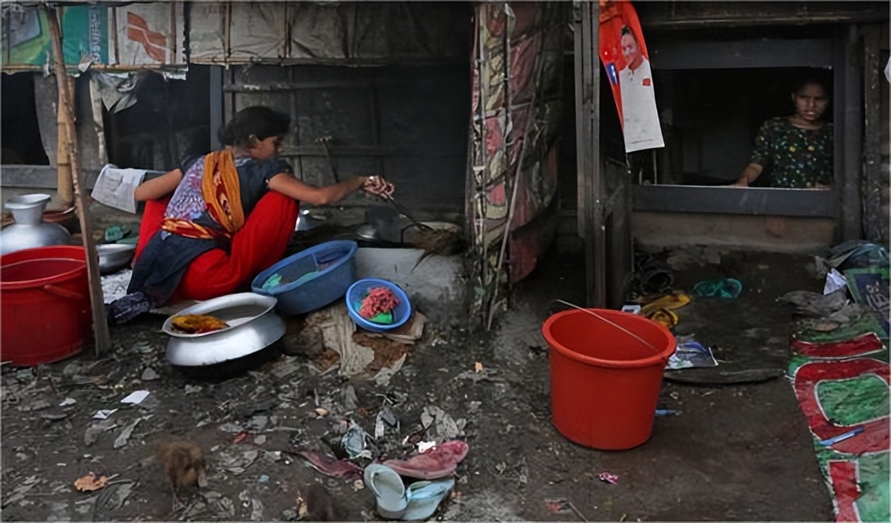 快速发展的特大城市达卡的贫民窟和非贫民窟，社区改善水成本如何