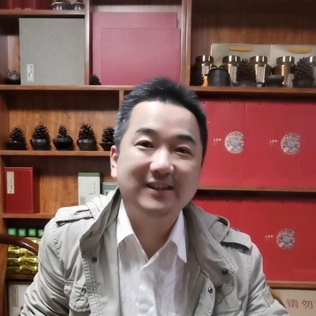 泡个头采老茶棚西湖龙井,话说客户同意我喝两次滴。配个流...