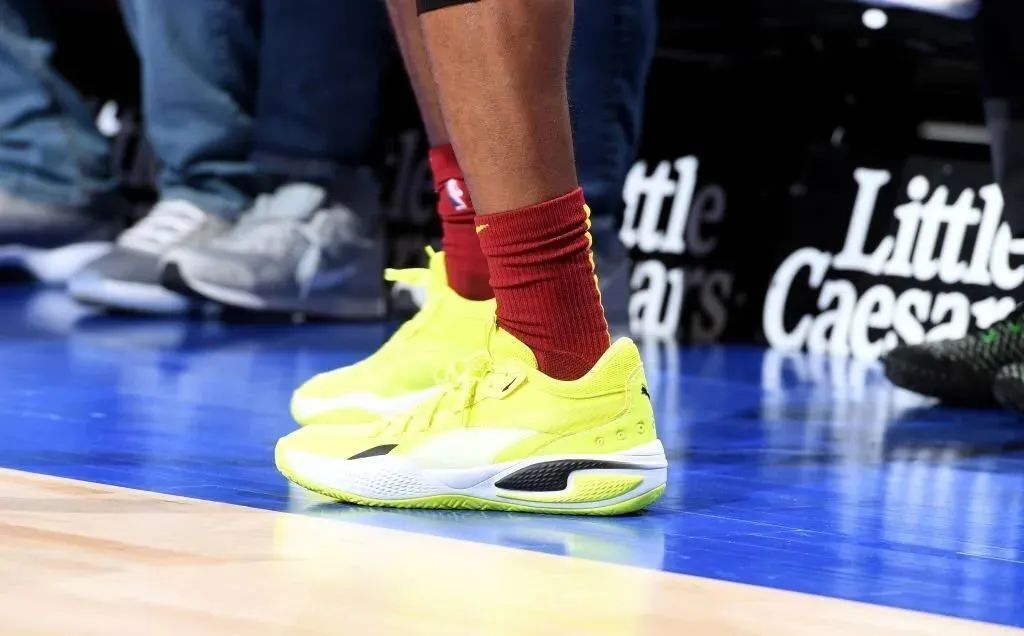 NBA球员上脚：德罗赞穿Kobe1，库里的Curry4有意思