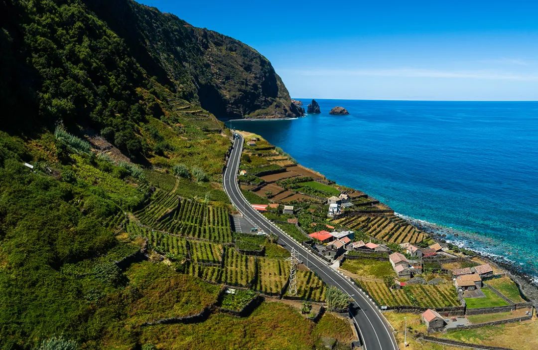 c罗的故乡马德拉岛多少座球场,不死之酒马德拉madeira