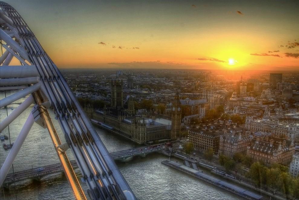 试论英国近代早期城镇妇女的家庭角色：合作方式及主要特征