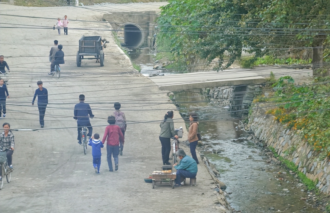 朝鲜人民送的鞋子,朝鲜穿什么鞋子