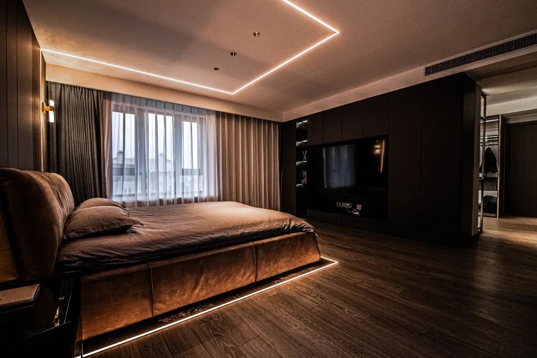 5.6米客厅餐厅一体横厅效果图,横厅客厅餐厅阳台一体装修实景图