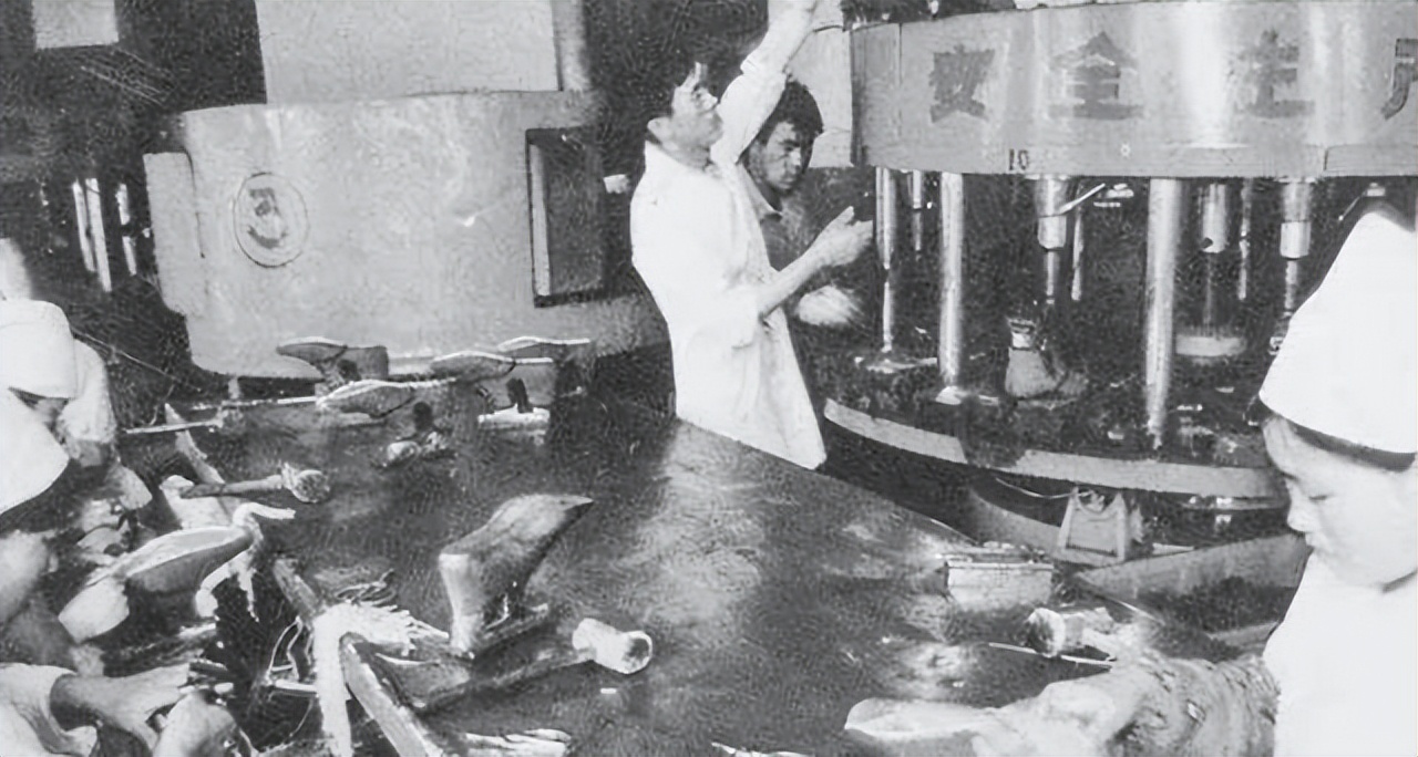 十三香王守义艰辛的创业历程,王守义十三香一年售几亿盒