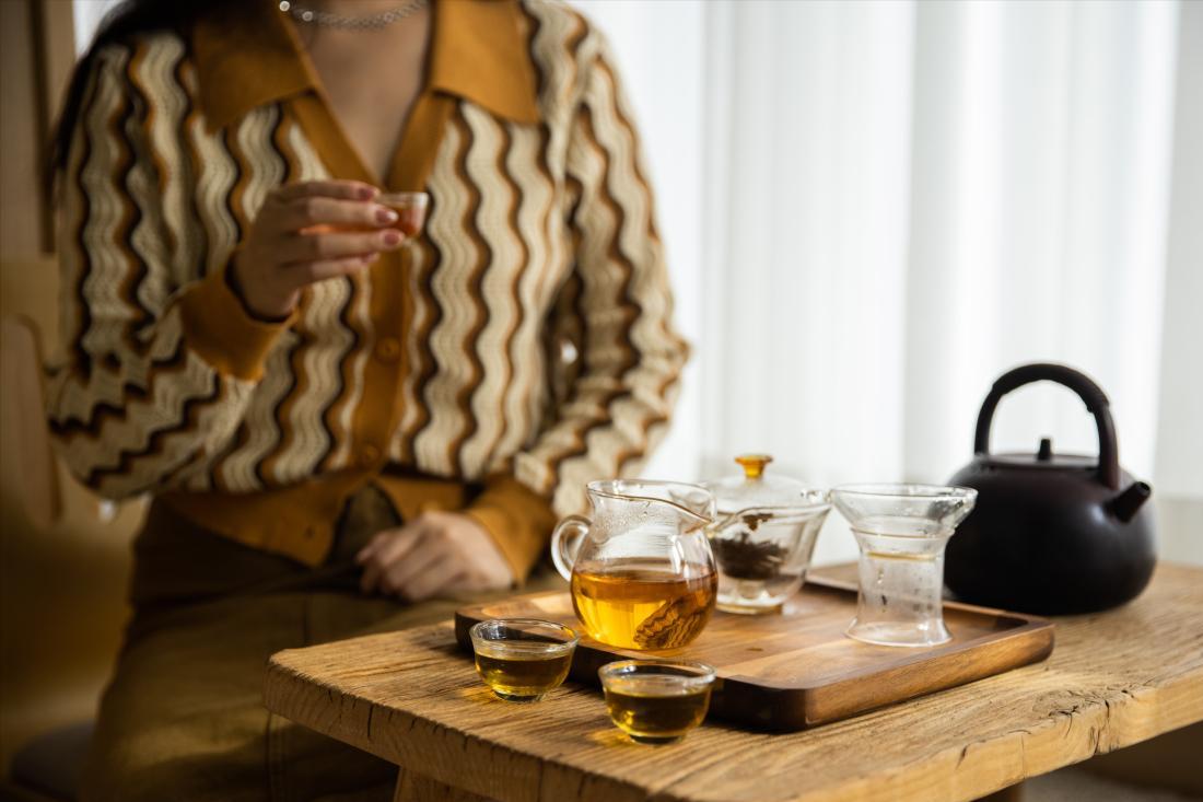 寒冷的冬天来了冬季喝什么茶好,冬季喝的茶首选什么茶