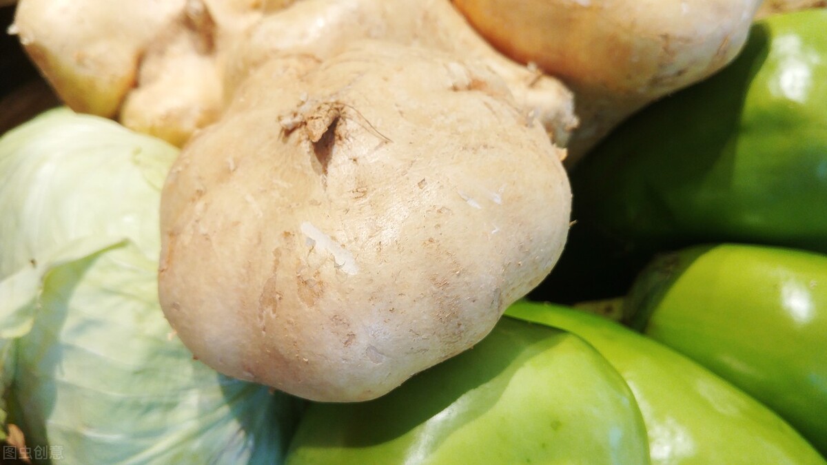 长在土里的水果你能说出几个,有哪几种水果是长在土里的