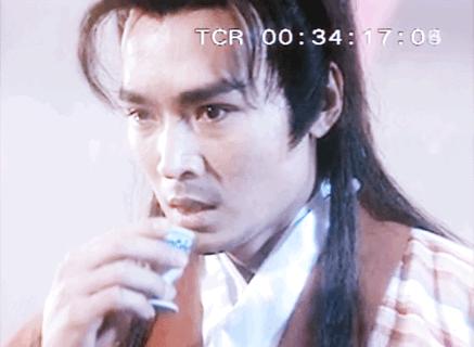 50岁大妈和小鲜肉演亲密戏，斥巨资加镜头，被骂20年，冤枉她了？