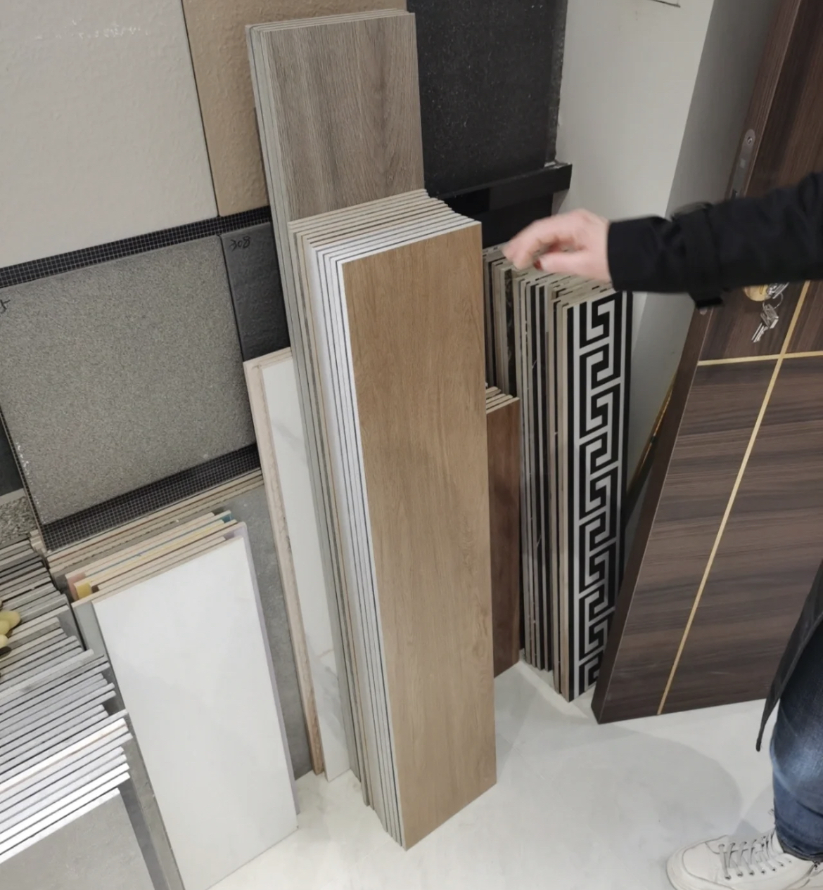 木纹砖建议不建议买,木纹砖怎么选不踩坑