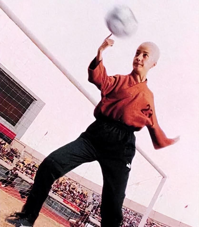 周星驰的少林足球有多么经典,周星驰和吴孟达经典少林足球