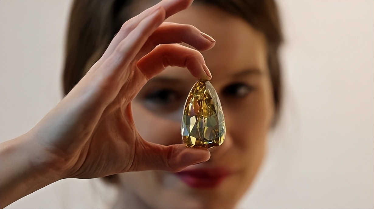 目前发现最大的天然钻石,全球最大的无瑕钻石