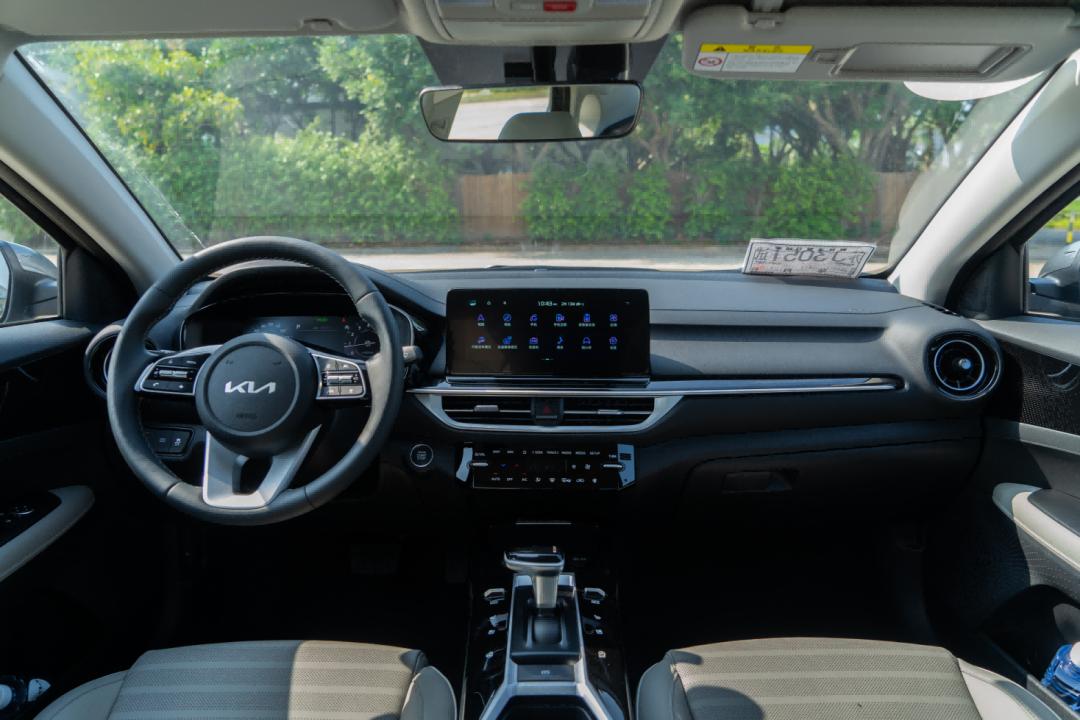 试驾全新起亚k3上路回头率不错,起亚k3手动1.6试驾视频