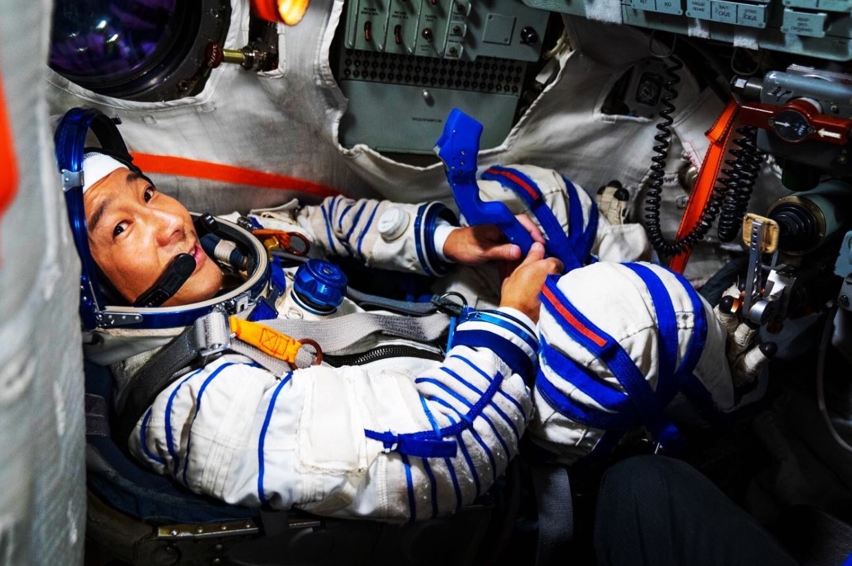 日本亿万富翁的视频,日本亿万富翁空间站