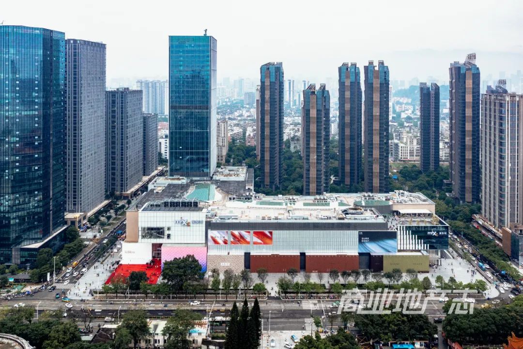 CRR百图斩｜定位重奢的福州万象城开业，榕城商业能级跨上新台阶