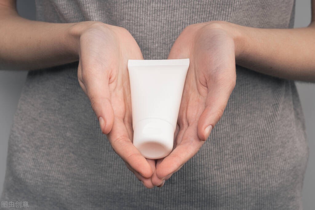 未开封的过期的护手霜还可以用吗,维e防裂护手霜过期一年可以用吗