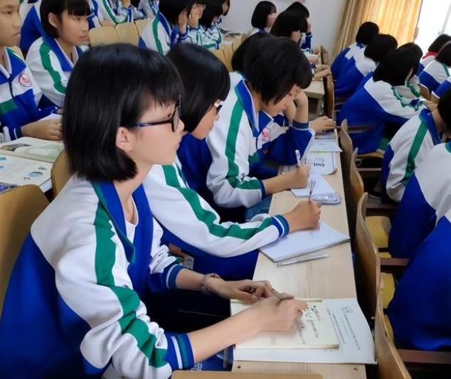 学校老师要求学生买平板有用吗,老师给学生买的平板