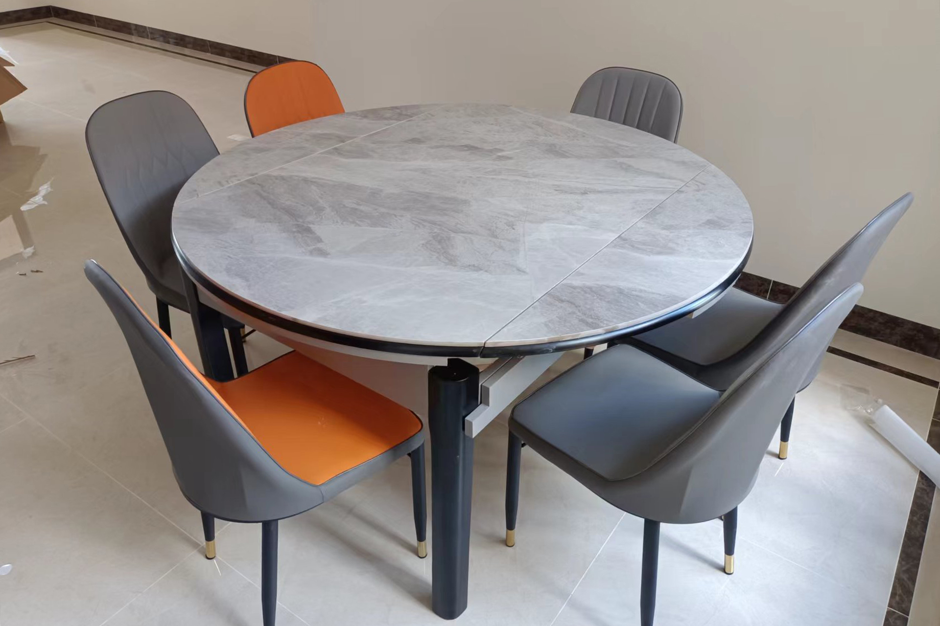 家用餐桌是圆桌好还是方桌好,餐桌方桌和圆桌怎么选