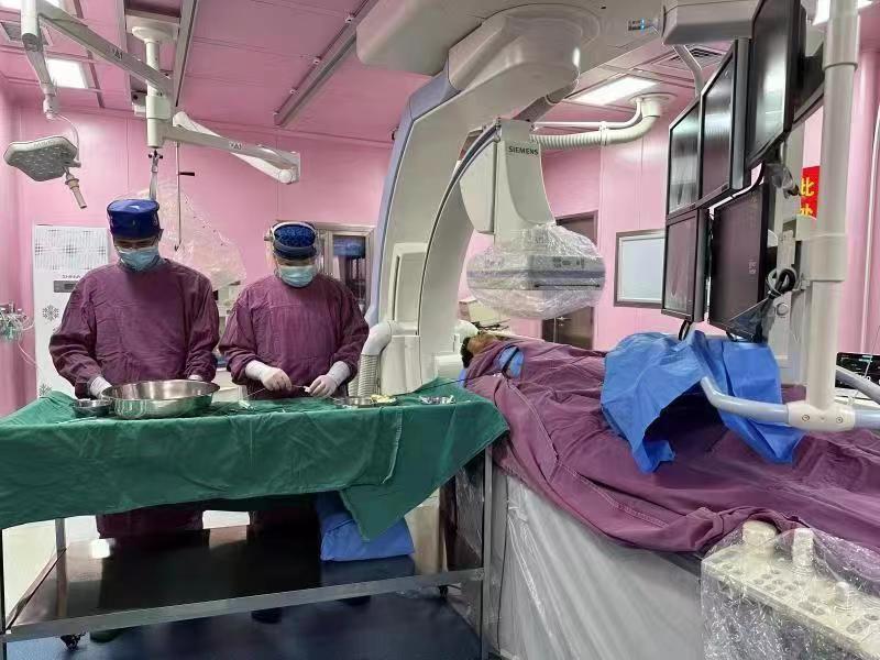 现代医疗技术与中医药治疗相结合,中医药技术与现代技术的结合