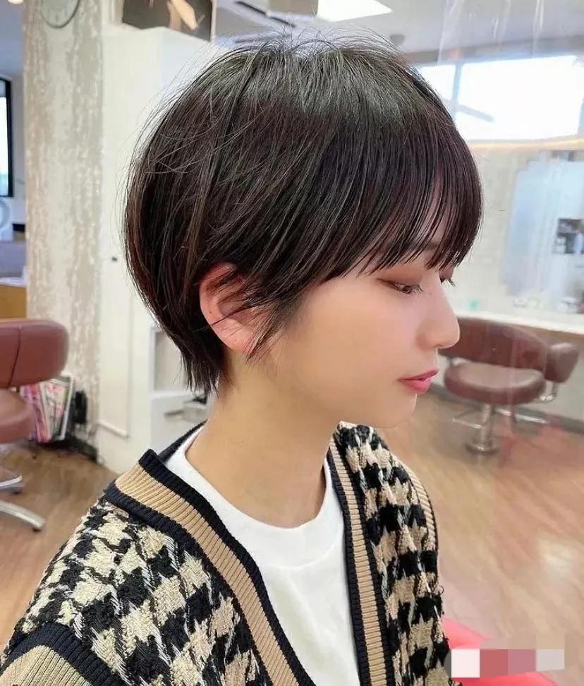 小圆脸适合剪短发吗,肉肉的小圆脸女生剪短发